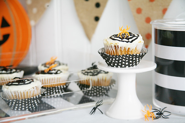 Easy spider cupcake idea for a kids halloween party
