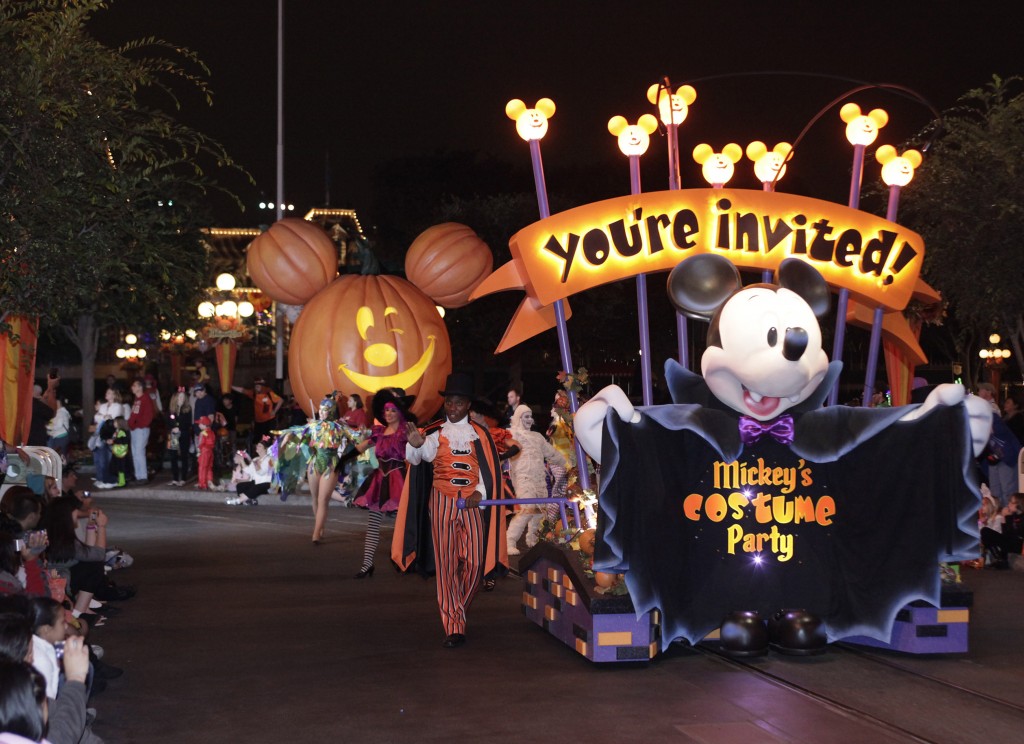 We Re So Excited About Mickey S Halloween Party At Disneyland
