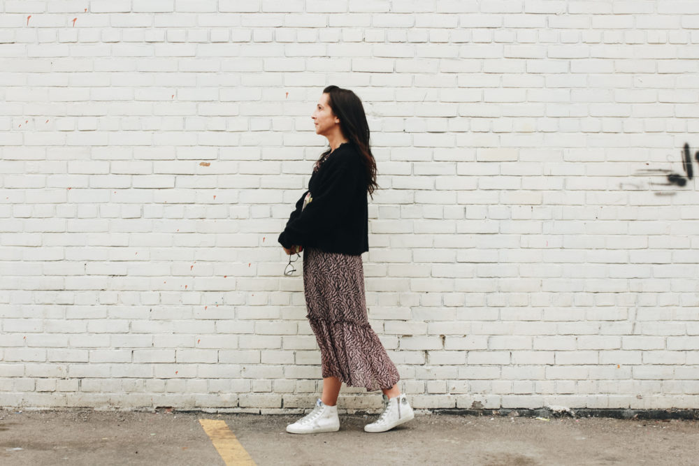 What is a Midi Dress and Why is Everyone Wearing Them?